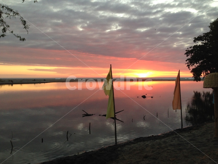 일몰,바다,노을,구름,해변,일출,자연,풍경,nature,landscape,outdoors,옥외,dusk,황혼,sunset,dawn,새벽,sky,하늘,red sky,붉은 하늘,sunlight,햇빛