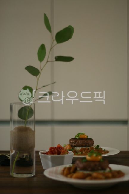 steak,eucalyptus,Plating,Hamburger Steak,vase