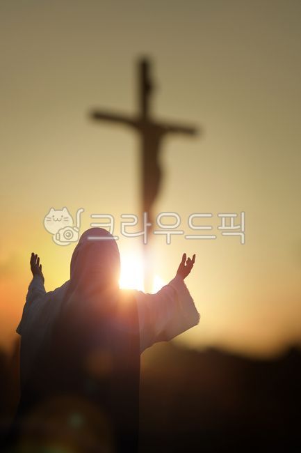 십자가,예수그리스도,크리스찬,고난주간,기도,슬픔,눈물,부활절,갈보리,사순절,큰시련,열정,고난,고통,죽음,부활,희생,믿음,종교,하나님,예수님,신자,절규,기독교,천주교,배경,어두운,노을,빛,보혈,실루엣,구원,구원자,구속자,슬퍼하다,갈보리언덕,골고다언덕,마리아,여인