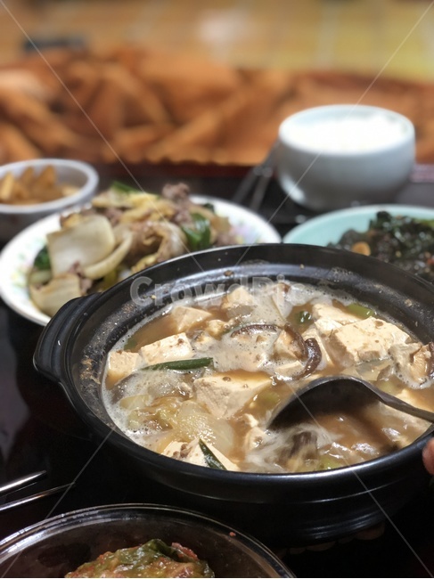 한국음식,한국전통음식,된장찌개,밥상,건강한,음식,음식,식재료,요리,food,cook,meal,dishes,food reserves,한식,한국음식,한국요리,korean food,korean dishes,korean meal,korean cook