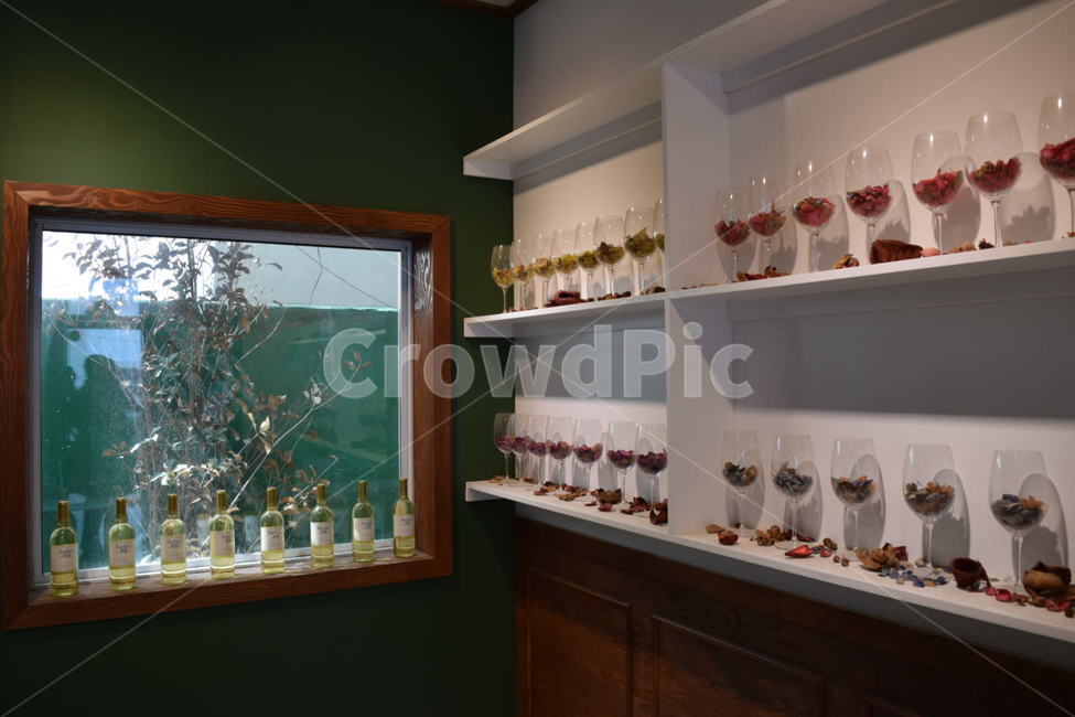 와인,와인잔,창문,소품,인테리어,술,주류,alcohol,인테리어,실내디자인,interior design