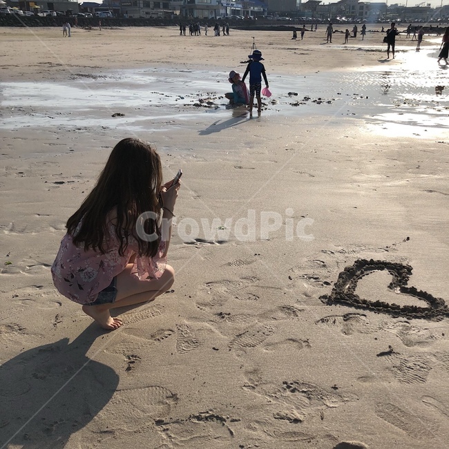 여자,인물,여자옆모습,여자인물,해변가,노을,해질녘,해변,바다,beach,sea,사람,인물,인간,human,person,여성,여자,woman,female,lady