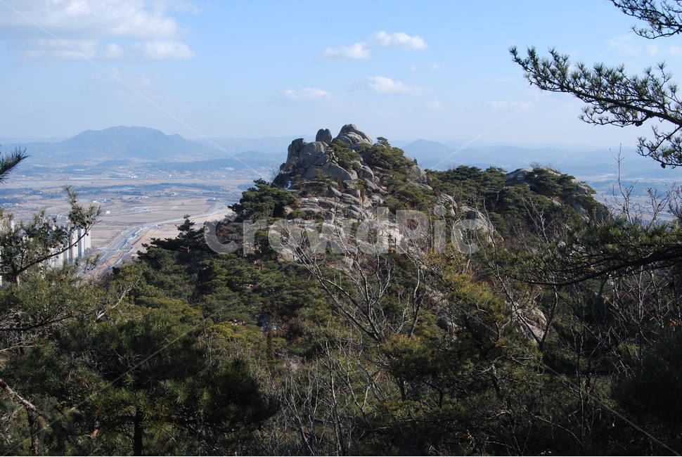 용봉산,홍성군,용바위,최영장군활터,문화유적,용봉사마애불,돌,산행,힐링,자연,감성,등산,계절,여행,한국,한국명산,한국등산,풍경,눈,나무,하늘,바람,바람소리,환경,생태계,산,땅,자연,풍경,nature,landscape,한국자연풍경,한국자연경관,korea nature landscape,outdoors,옥외