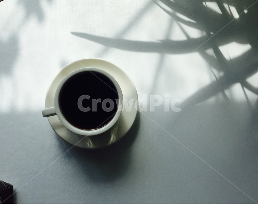 커피,핸드드립,그림자,흑백사진,드립커피,블랙커피,coffee,handdrip,blackcoffee,bnw,커피,카페,coffee,cafe
