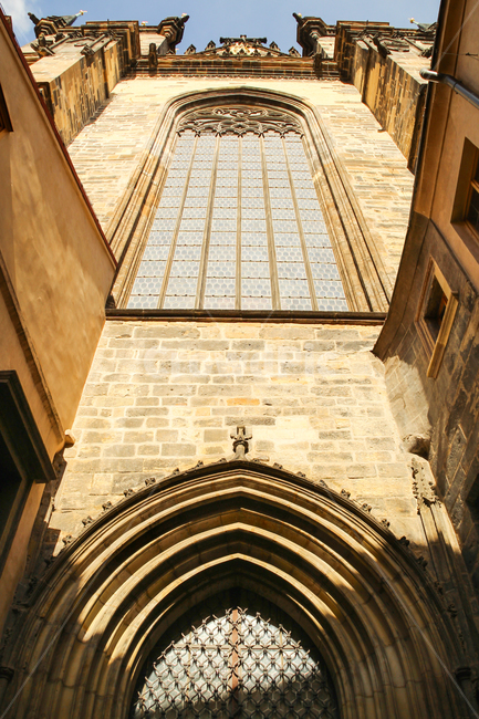 capital,city,church,majestic,building,high,spire,Tyn Cathedral,medieval architecture,Our Lady of Tyn Cathedral,brick,landmark,cathedral,architecture,famous,medieval,heritage,low angle,cultural heritage,Prague,Czech Republic,culture,ruins,window
