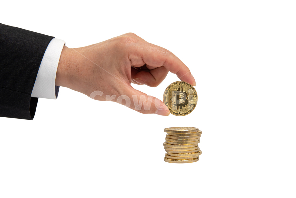 Nukki,invest,concept,white background,industry,virtual currency,banking,holding,part time job,man,hand,speculation,close up,technology,high tech,piled up,White,hand motion,business man,blockchain,background,success,Internet,Entrepreneur,suit,bitcoin,coin