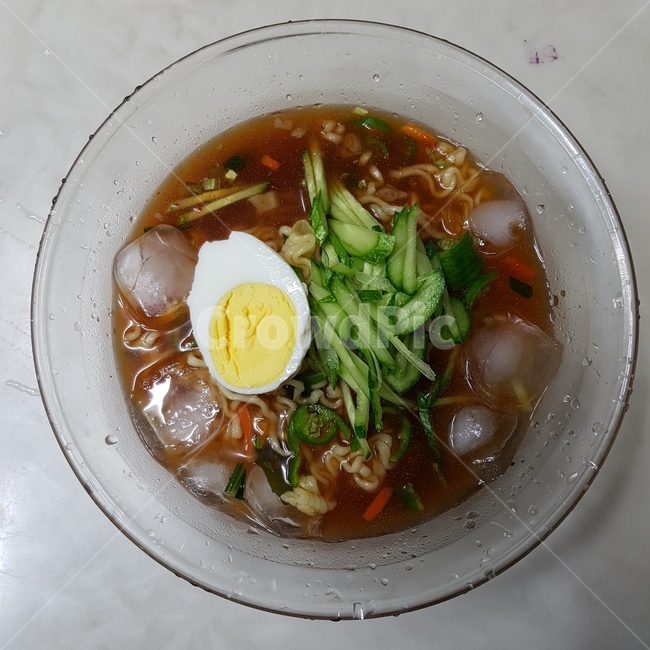 냉라면,라면,여름,시원,음식,얼음,오이,달걀,국물