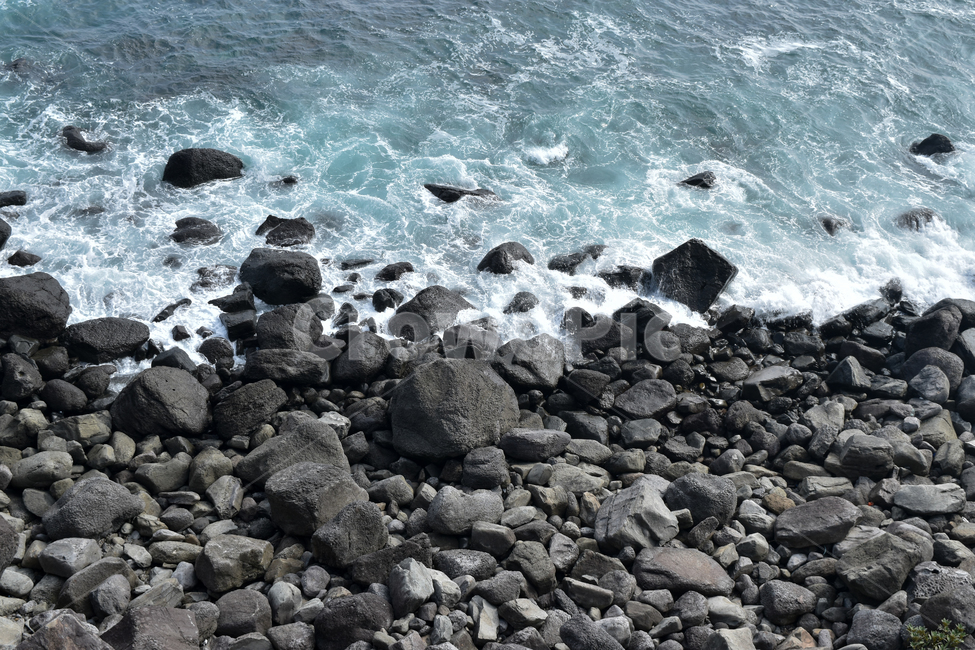 바다,파도,해안,경계,여름,시원,하이앵글,돌,바위,바다육지사이,자연,풍경,nature,landscape,rubble,파편,water,물