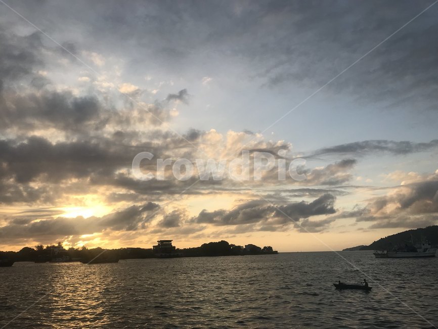 코타키나발루,노을,일몰,sunset,석양,바다,배,야경,구름,하늘,선셋,색감,감성,풍경,kotakinabalu,sea,휴양지,말레이시아,동남아
