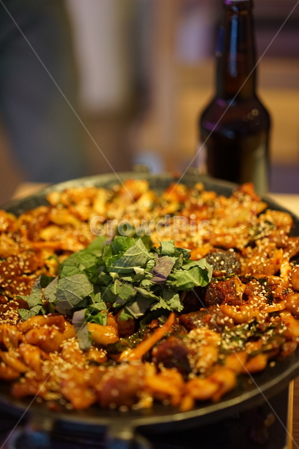 야식,순대곱창,불판,매운,양념,볶음요리,음식,곱창볶음,곱창,야채곱창,음식,식재료,요리,food,cook,meal,dishes,food reserves,한식,한국음식,한국요리,korean food,korean dishes,korean meal,korean cook