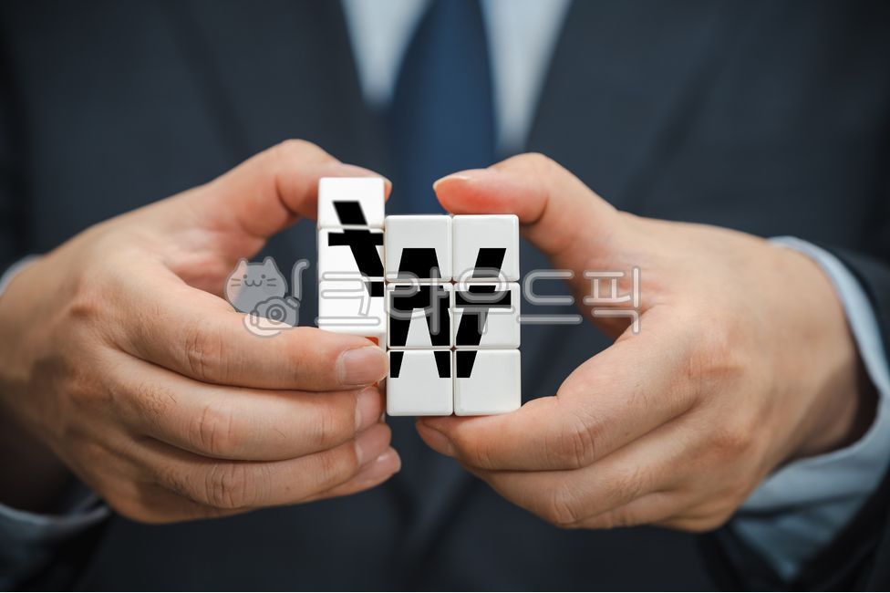 Brainstorming,interest rate,thought,idea,concept,Exchange Rate,operator,professional,KRW,holding,problem,solution,interest,innovatory,catch,man,Won display,hand,innovation,close up,manager,business,assignment,problem solving,target,marketing,business man,