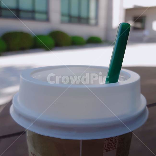 커피,분위기,감성,색감,테이크아웃,coffee,편안함,안정,야외,휴식,휴일,한가로움,여유,카페라떼,엽서사진,카드,정사각형사진,커피,카페,coffee,cafe