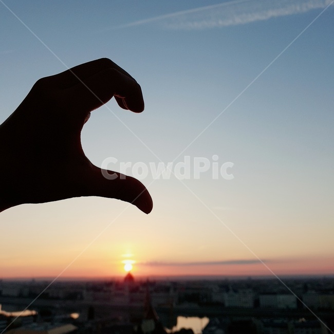 헝가리,부다페스트,역광,하트,풍경,사람,인물,인간,human,person,신체일부,몸,body