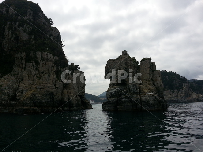 거제도,산,석산,통영,해금강,자연,풍경,nature,landscape,land,땅,outdoors,옥외,shoreline,해안선,water,물,ocean,대양,sea,바다,cliff,낭떠러지