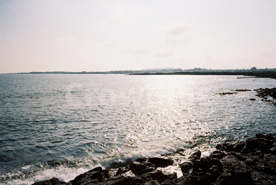 바다,해변,바위,물결,하늘,바닷마을,자연,풍경,nature,landscape,beach,sea,blue,파도,노을,햇빛,filmphotography,감성,자연,풍경,nature,landscape,한국자연풍경,한국자연경관,korea nature landscape,해변,바다,beach,sea,감성,sensible,feeling,water,물,leisure activities,레저 활동,adventure,모험,outdoors,옥외,promontory,곶,ocean,대양