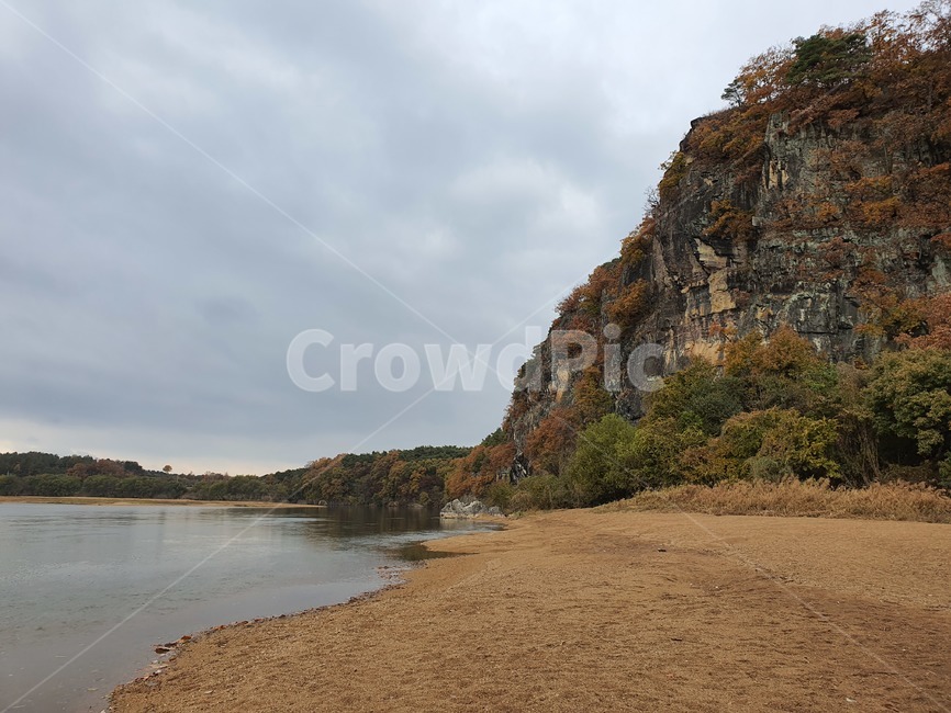 절벽,나무,강가,낙동강,모래사장,강변,가을,낭떠러지,nature,자연,outdoors,옥외,cliff,물,풍경,경치,자연,풍경,nature,landscape