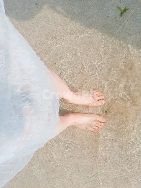 바다,바닷물,맨발,발,여자,물장구,제주도,다리,여름배경,시원한