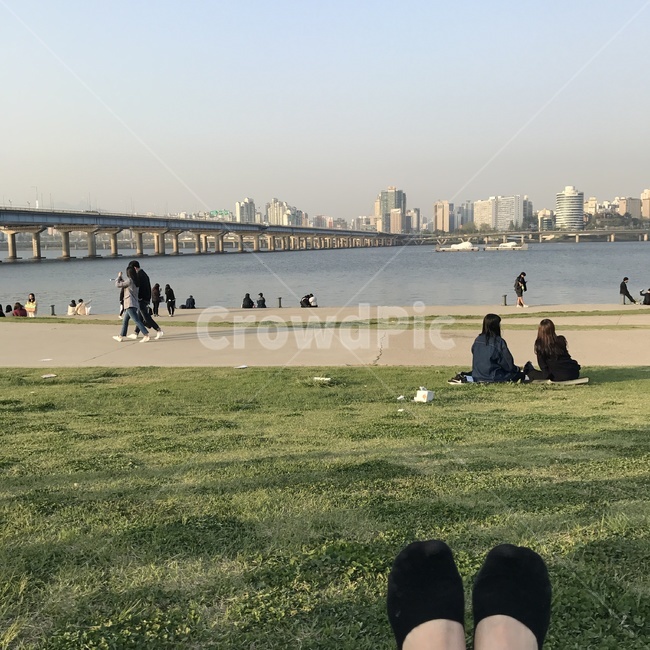 한강,발,잔디,여유,가을,사람들,대중,군중,other people,crowd,휴식,힐링,rest,relaxation,healing