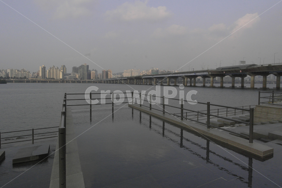 한강,마포대교,여의나루,여의도,한강공원,도시,풍경,city,landscape,한국도시풍경,한국도시경관,korea cityscape,water,물,railing,난간,waterfront,워터 프론트,port,포트,dock,독,pier,교각,handrail,banister
