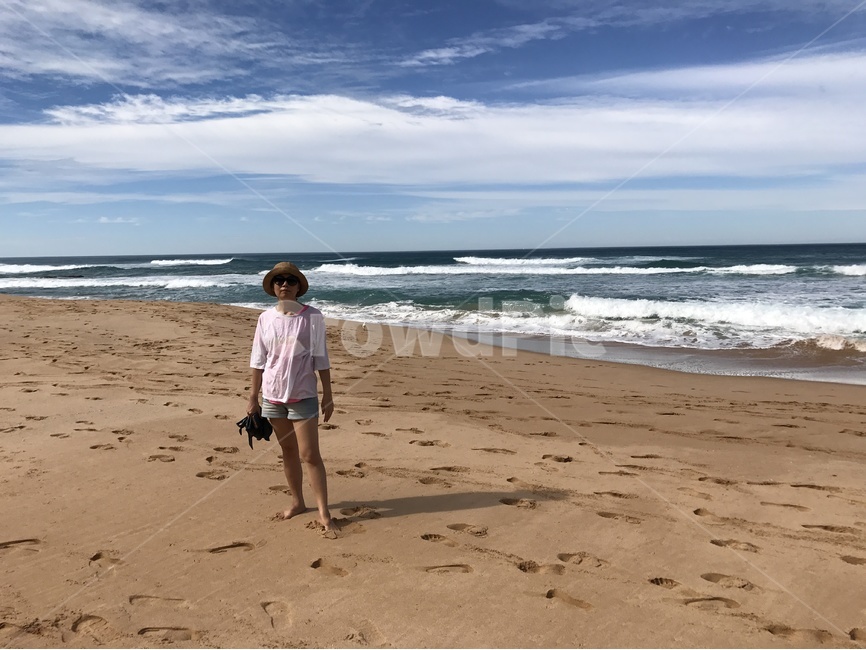 바다,해변,모래,구름,파도,해변,바다,beach,sea,사람,인물,인간,human,person,여성,여자,woman,female,lady,여행,휴가,traveling,vacation,trip