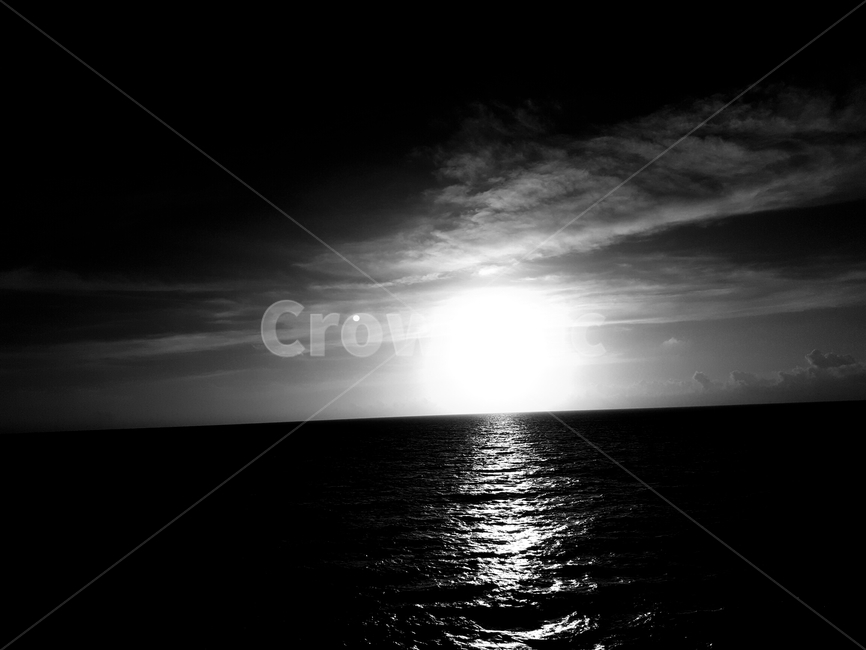 바다,해변,저녁,저녁노을,일몰,제주바다,해수욕장,지는해,흑색,제주도,제주시,자연,풍경,nature,landscape,흑백,모노톤,monochrome,black and white,light,빛,flare,플레어