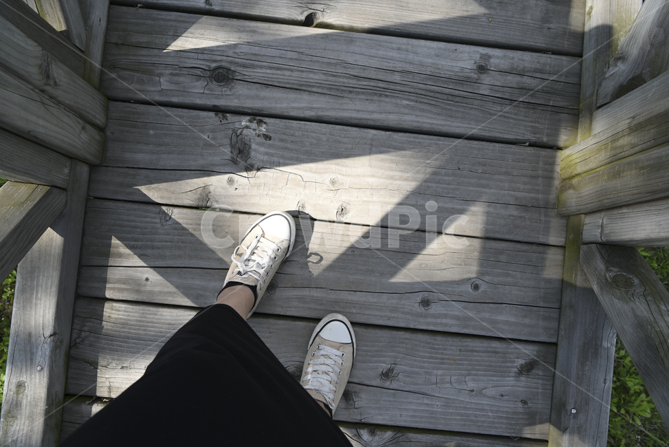 one step,converse,step,foot,shoe,walk,leg,converse shoes