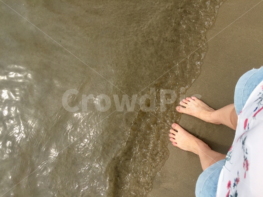 바다와발,모래사장과발,부산바다,한가한때,맑은바다,해변,바다,beach,sea,사람,인물,인간,human,person,신체일부,몸,body