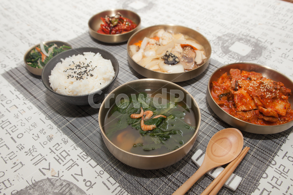 한식,음식,반찬,food,한국음식,먹거리,koreanfood,sidedishes,나물,국,김치,soup,kimchi,식탁,table,한끼,식사,meal,조림,무말랭이,시금치,아침,점심,저녁,breakfast,lunch,dinner,밥상,음식,식재료,요리,food,cook,meal,dishes,food reserves,한식,한국음식,한국요리,korean food,korean dishes,korean meal,korean cook