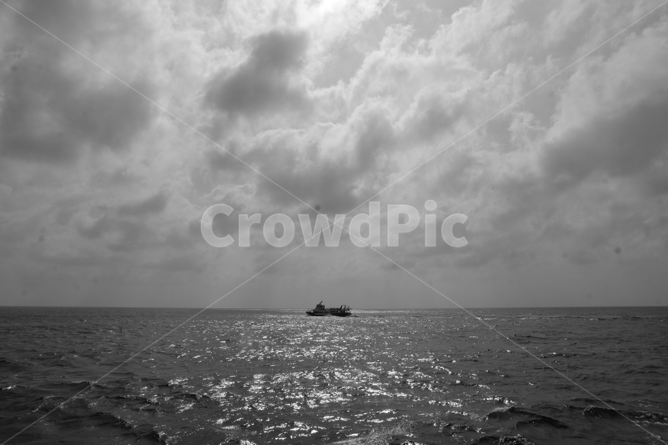 배,바다,하늘,sea,ocean,boat,ship,sky,흑백,모노톤,monochrome,black and white,교통,교통수단,traffic,transportation