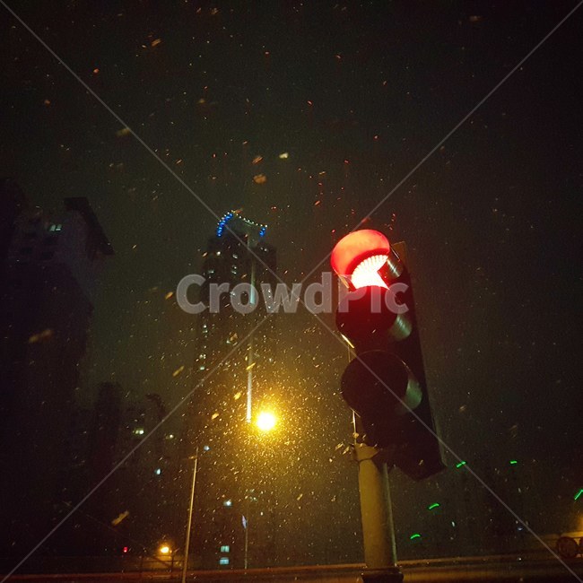 동탄,신호등,빨간불,눈,저녁,심야,빌딩,첫눈,도로,가로둥,trafficlight,redlight,night,building,snow,black