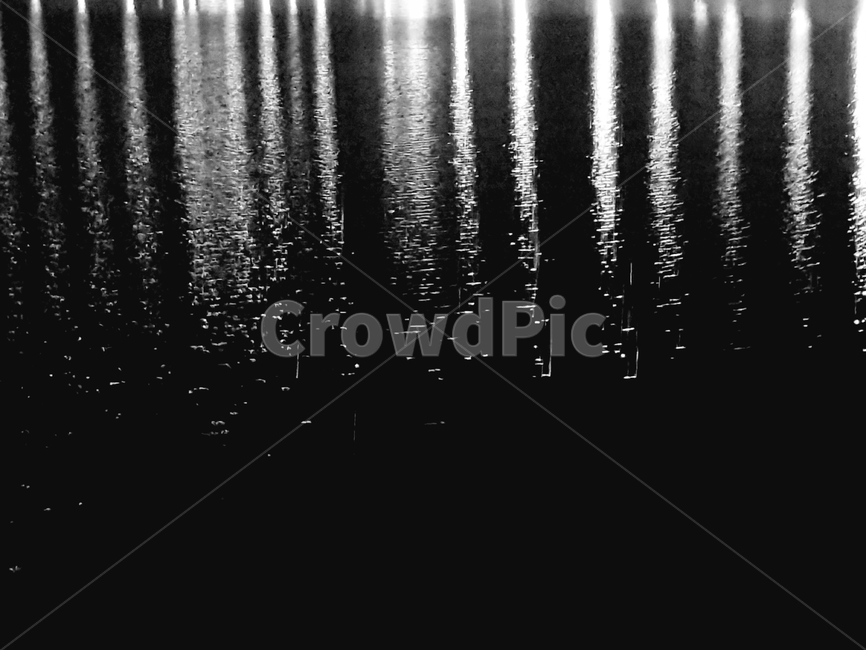 light,빛,water,물,outdoors,야외,저수지,reservoir,조명,감성,emotional,흑백,모노톤,monochrome,black and white