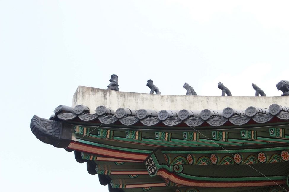 한옥,건축,기와,궁,궁전,창덕궁,문,통로,통과,지붕,조각,장식,돌,건축물,건물외관,exterior,building,structure,architecture,construction,한국전통,한국문화,korean traditional,korean culture
