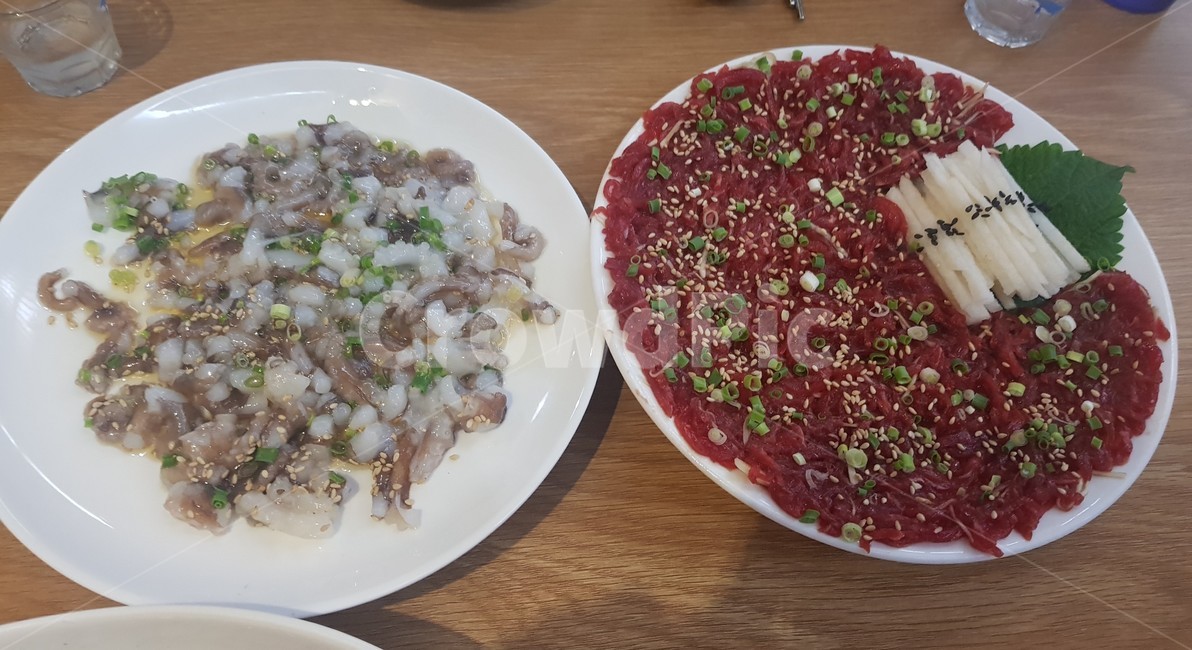 육회,탕탕이,낙지,산낙지,안주,음식,식사,요리