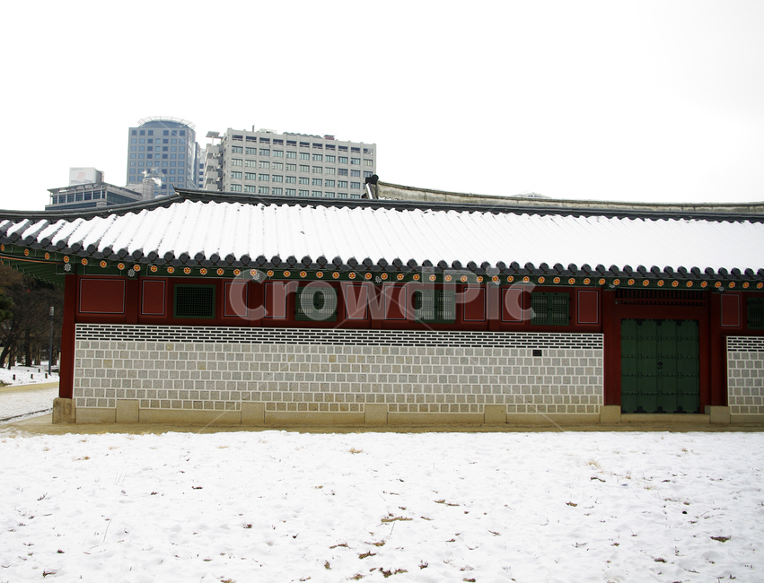 덕수궁,고궁,건축,전통건축,traditional,전통,기와지붕,겨울,winter,풍경,설경,눈,겨울,계절,winter,season,한국전통,한국문화,korean traditional,korean culture,랜드마크,landmark,tourist attraction,한국랜드마크,한국관광지,한국명소,korea landmark,korea tourist attraction
