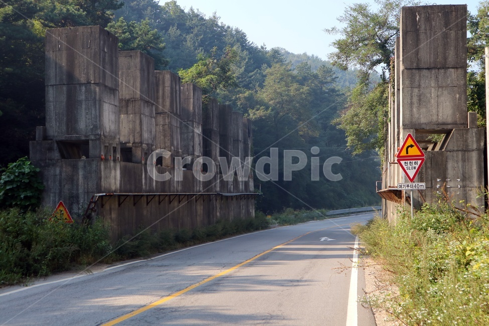 시골길,방호벽,대전차,벽,한적한,road,도로