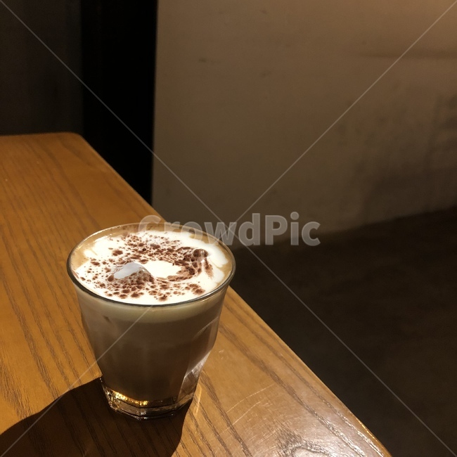 wood,나무,컵,cup,coffeecup,커피컵,latte,라떼,beverage,마실것,drink,음주,hardwood,견목,plywood,합판,tree,가구,furniture,카페,cafe,glass,커피,카페,coffee,cafe