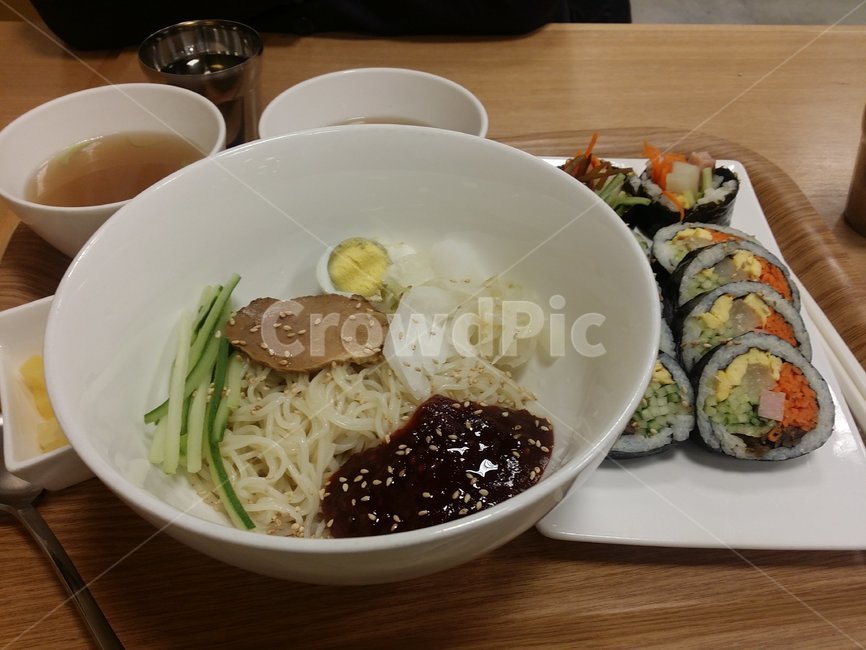 쫄면,김밥,분식,매운,면