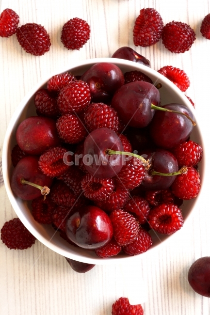산딸기,체리,과일,열매,라즈베리,berry,베리,빨간,딸기,음식,맛,맛있는,붉은,식품,달콤한,익은,접시,그릇,담겨있다,음식,식재료,요리,food,cook,meal,dishes,food reserves,과일,열매,fruit,연출,컨셉,콘셉,direction,concept