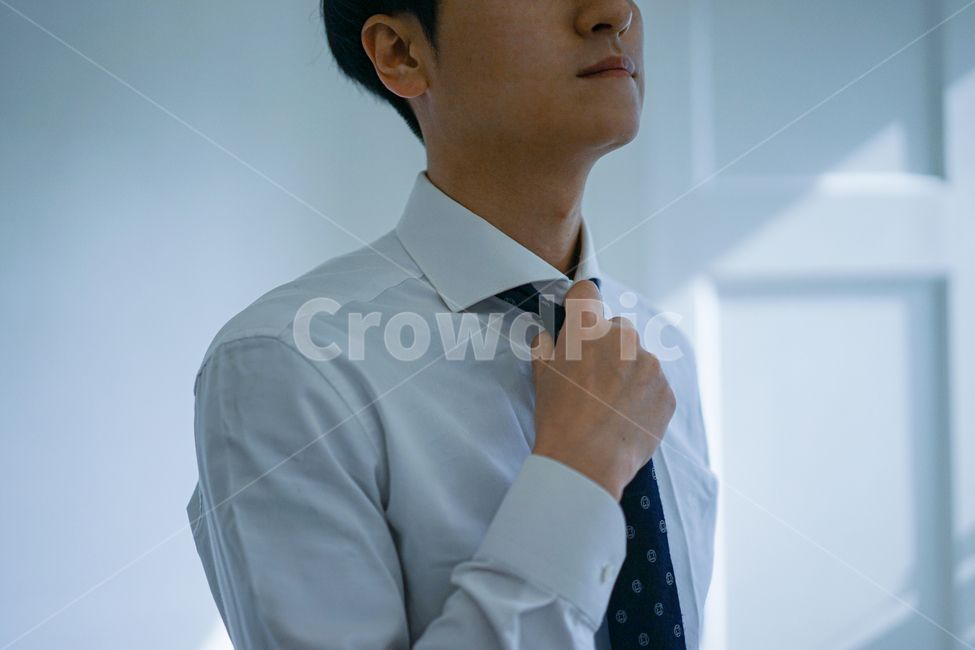 정장,넥타이,tie,남성,남자,셔츠,와이셔츠,의류,apparel,사람,인물,인간,human,person,남성,남자,man,male,비즈니스,사업,business,service,work
