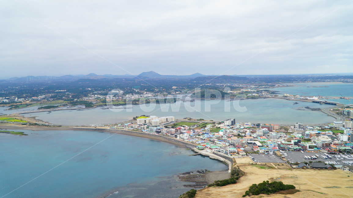 제주도,바다,성산일출봉,풍경,해안,제주도,jeju,jeju island,시골,마을,풍경,landscape,country,rural,town,outdoors,옥외,경치,nature,자연,scenery,land,땅,sea,ocean,대양,water,물,shoreline,해안선,aerial view,조감도