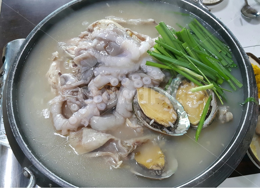 보양식,누룽지낙지전복백숙,음식,한식,닭요리,food,koreanfood,부추,낙지,전복,백숙,음식,식재료,요리,food,cook,meal,dishes,food reserves,한식,한국음식,한국요리,korean food,korean dishes,korean meal,korean cook