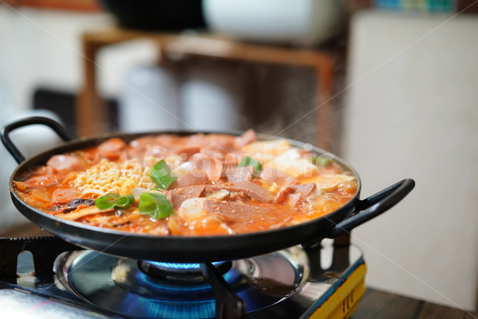 부대찌개,냄비,한식,먹거리,음식,국물,술안주,food,찌개,햄,식사,요리,음식,식재료,요리,food,cook,meal,dishes,food reserves,한식,한국음식,한국요리,korean food,korean dishes,korean meal,korean cook