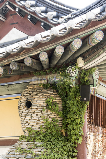 신륵사,전통굴뚝,문화유산,기와,처마,관광명소,한국전통,한국문화,korean traditional,korean culture,건축물,건물외관,exterior,building,structure,architecture,construction