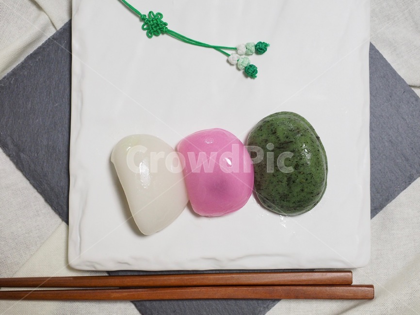 바람떡,송편,꿀떡,추석음식,설날음식,명절,명절음식,한국과자,전통과자,과자,한과,한국전통과자,쌀과자,간식,후식,스낵,떡,한국음식,식품,한식,한국문화,한국,배경,음식문화,웰빙,문화,아시아,아시아음식,접시,전통,설날,추석,음식,음식,식재료,요리,food,cook,meal,dishes,food reserves,한식,한국음식,한국요리,korean food,korean dishes,korean meal,korean cook