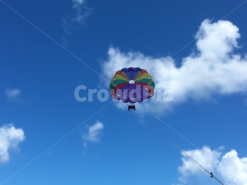 parasailing,패러세일링,액티비티,괌,하늘,구름,레저스포츠,여행,휴가,traveling,vacation,trip,스포츠,레저,운동,sports,leisure,exercise