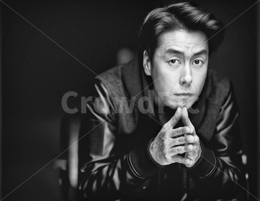 남자,흑백사진,바램,기도,주름,걱정,두려움,생각,궁금증,사람,인물,인간,human,person,얼굴표정,facial expression,face,남성,남자,man,male,감정표현,기분,feeling,emotion,흑백,모노톤,monochrome,black and white