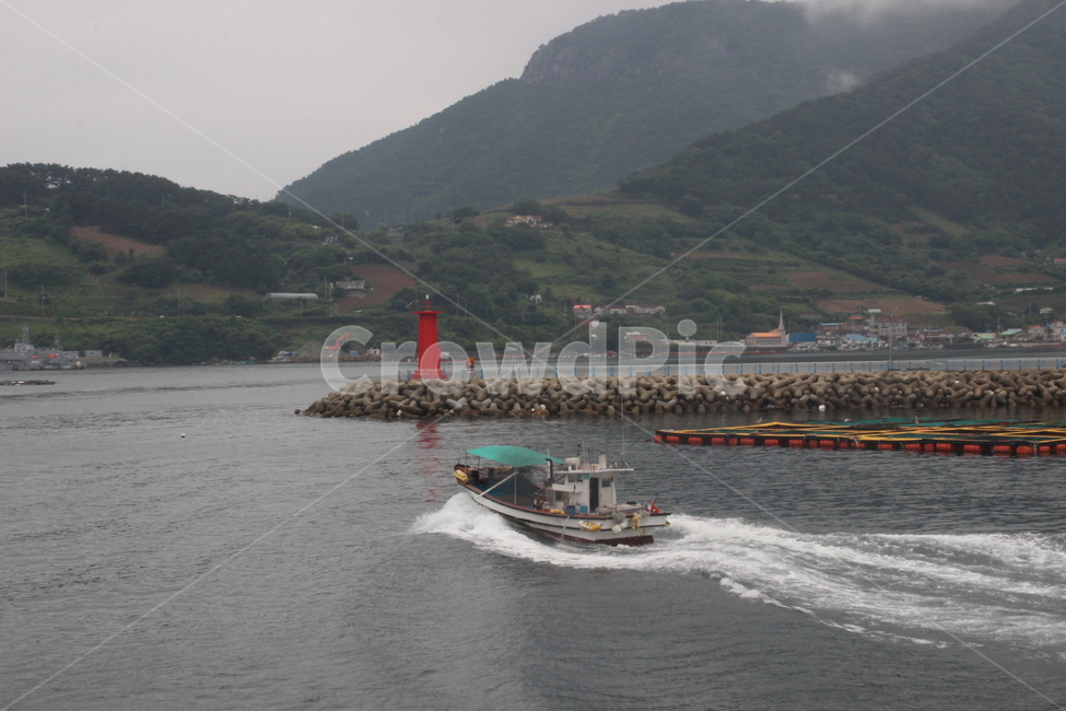 바다,배,섬,등대,물결,항구,통영,한국,sea,ship,vessel,island,lighthouse,wave,port,harbor,tongyeong,korea,등대,lighthouse,산업,industry,industrial,어업,fishery,fishing industry,교통,교통수단,traffic,transportation,boat,보트,vehicle,차량,watercraft,선박