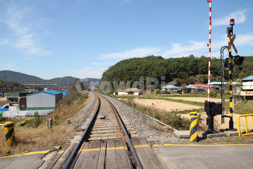 기찻길,기차역,주산역,기차,철로,주산,railroad,trainstation,jusantrainstation,train,railway,jusan,시골,마을,풍경,landscape,country,rural,town,교통,교통수단,traffic,transportation,철도,train track,rail,레일