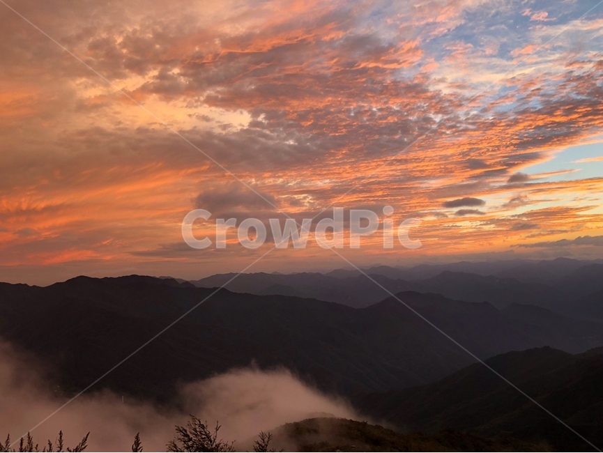 nature,자연,mountain,outdoors,옥외,mountainrange,산맥,노을,구름,하늘,cloud,능선,해질녘,아름다운,한국자연풍경,한국자연경관,korea nature landscape