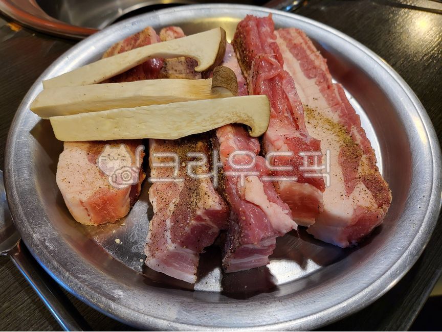 돼지고기,돼지,정육,고기,구이요리,식당,고깃집,삼겹살,목살,술안주